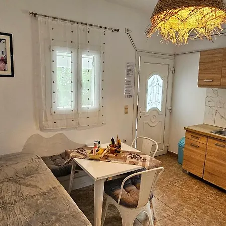 Santorini Sunrise Pleasure Appartement Períssa