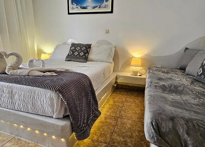 Santorini Sunrise Pleasure * Perissa (Santorini)