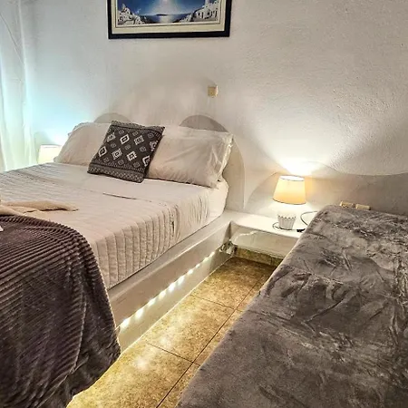 Pleasure Black Santorini Apartment Perissa (Santorini)