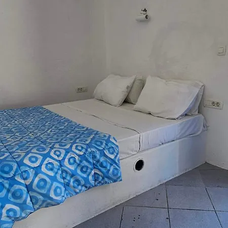 Pleasure Black Santorini * Perissa (Santorini)