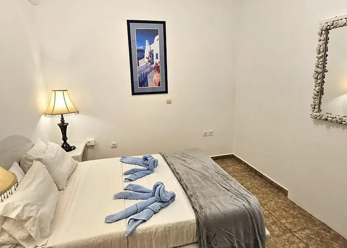 Santorini Sunrise Pleasure * Perissa (Santorini)