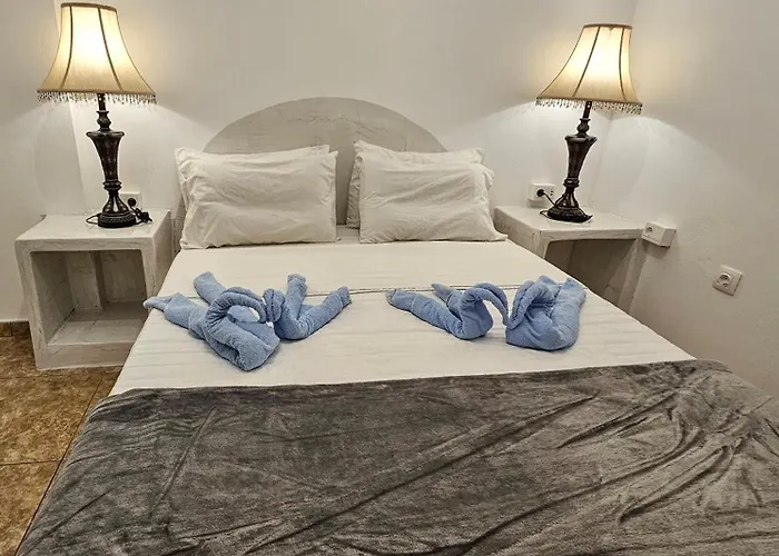 Santorini Sunrise Pleasure * Perissa (Santorini)